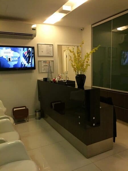 Clinica art corporis cirurgia plastica e dermatologia 13