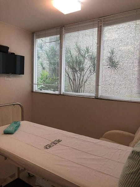 Clinica art corporis cirurgia plastica e dermatologia 34