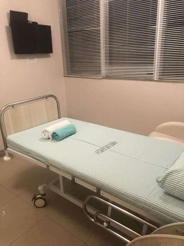 Clinica art corporis cirurgia plastica e dermatologia 42