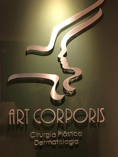 Clinica art corporis cirurgia plastica e dermatologia 48