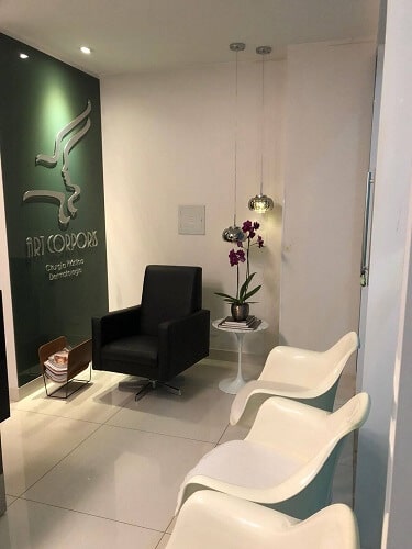 Clinica art corporis cirurgia plastica e dermatologia 52